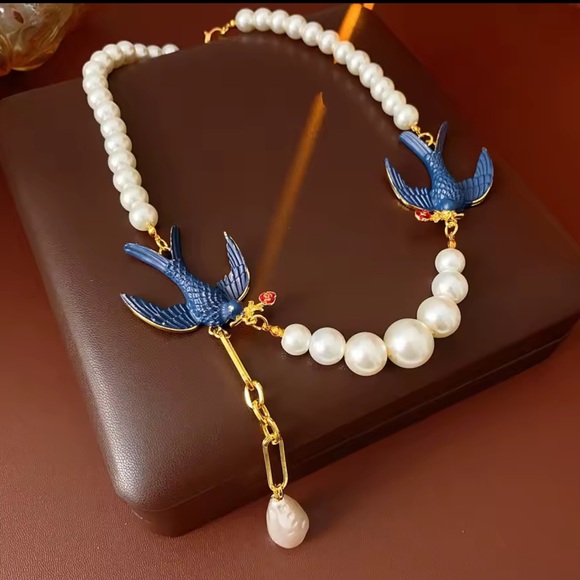 Vintage Swallow Pearl Gold Couture Necklace Earrings Set - Picture 9 of 16